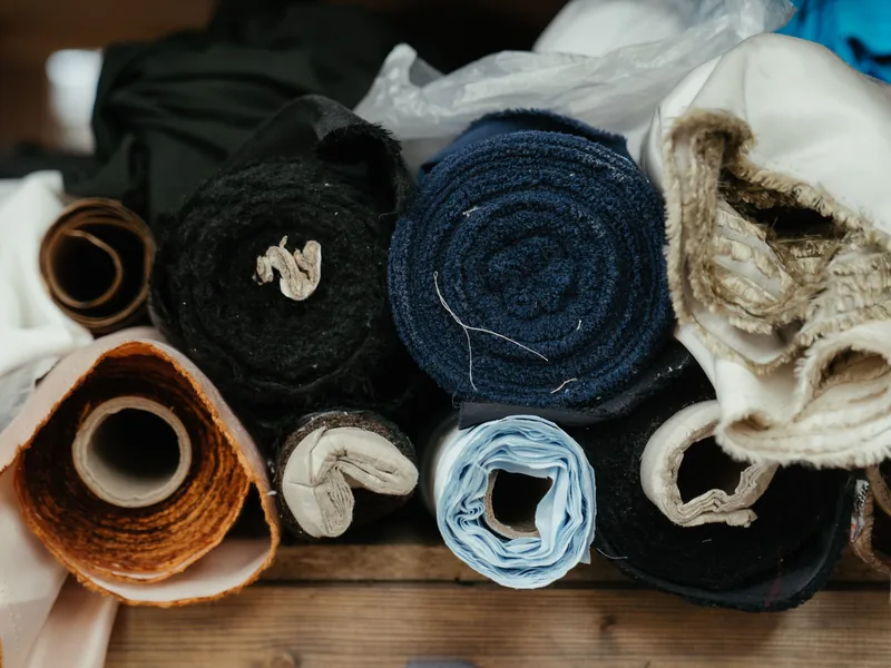 fabric-sourcing-rolls-gsm-swatches